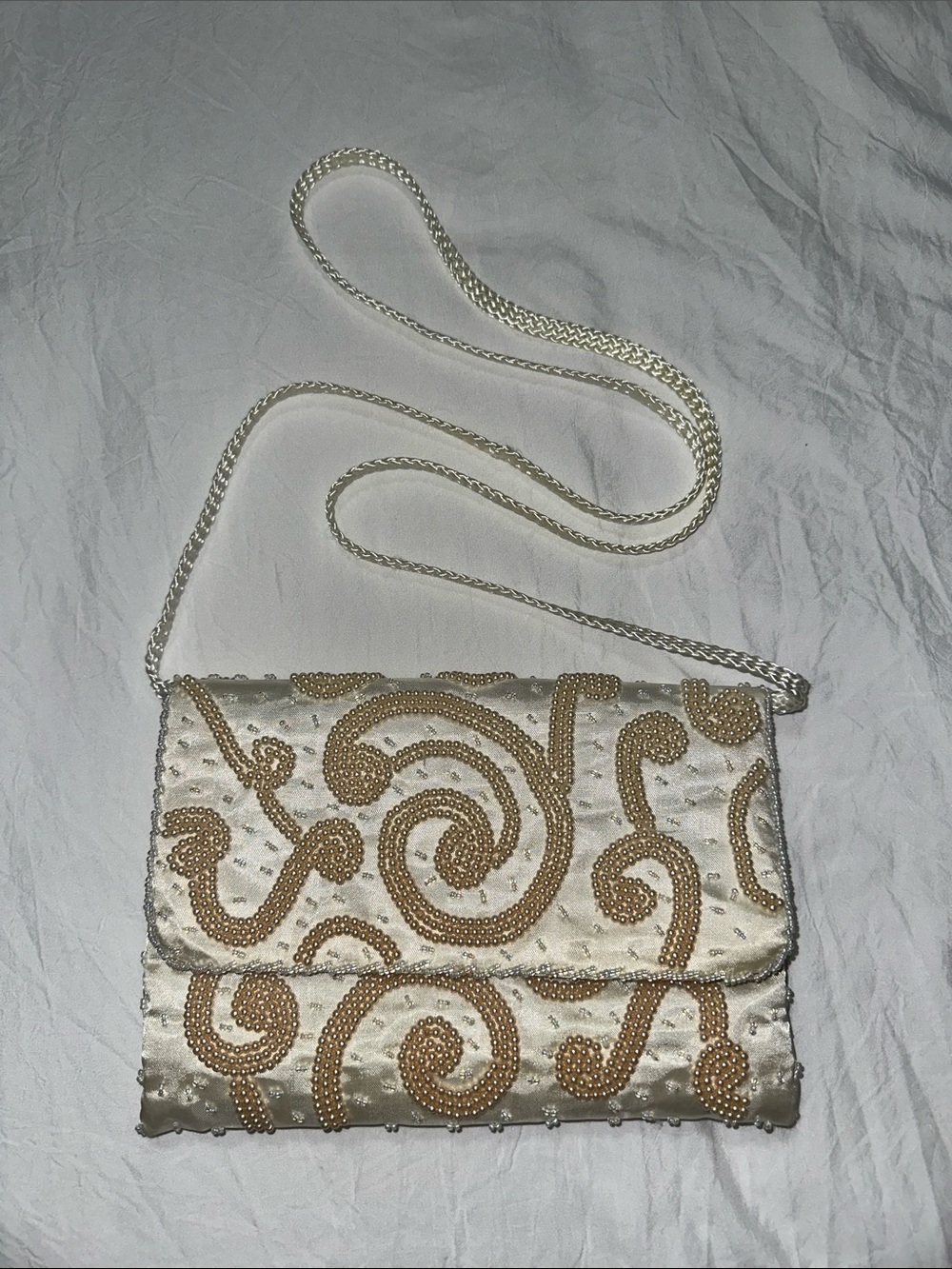 Vintage Y2K La Regale Ivory and Gold Satin Beaded Evening Clutch - Picture 2 of 10